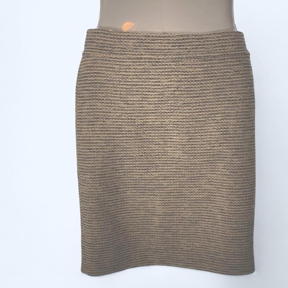 Banana Republic Cream Ribbed Pencil Skirt 4 - Picture 1 of 3
